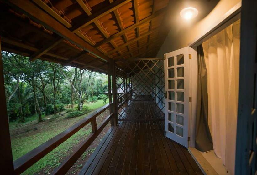 غرفة قياسية ثلاثية, Bosque Da Neblina