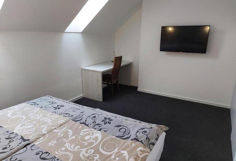 غرفة ديلوكس مزودة بشرفة, Penzión Marco Polo