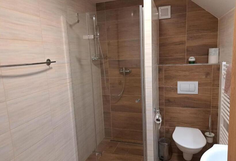 Familjesvit, Penzion Richard