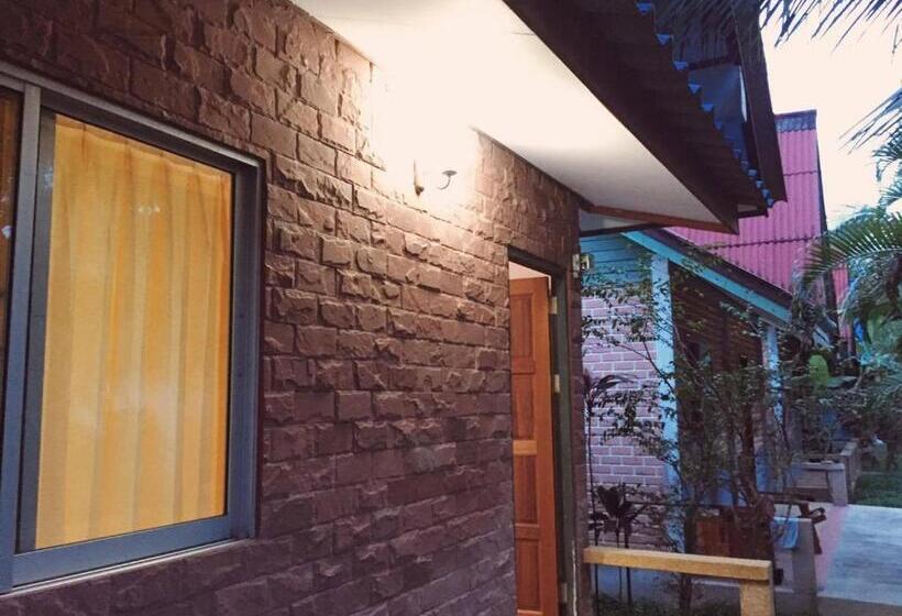 스탠다드 방갈로, Coconut Bungalow