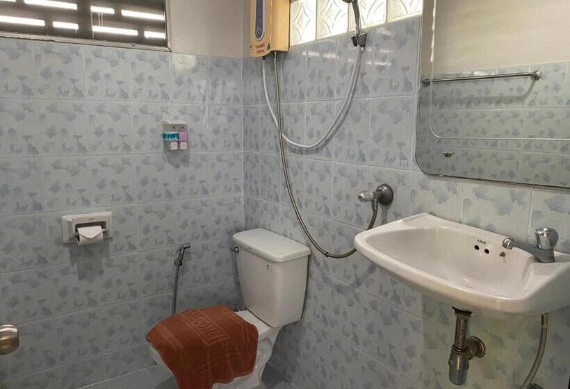 اتاق خانوادگی, Coconut Bungalow