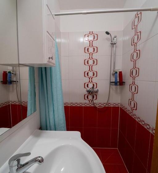 اتاق استاندارد چهار تخته, Guest House Babilon