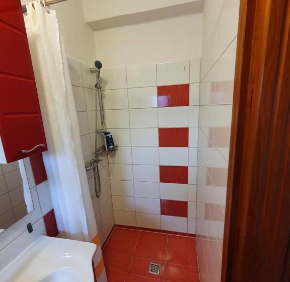 اتاق استاندارد سه نفره, Guest House Babilon