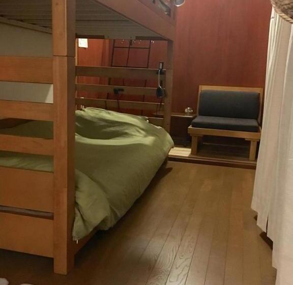 חדר אקונומי, Guest House Oku