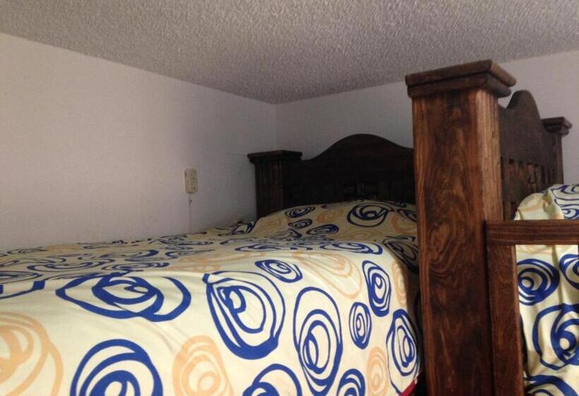 Четырехместный Номер Economy, Hostal Makea Pachuca