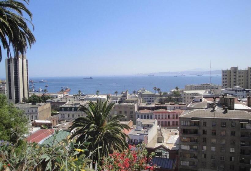 اتاق استاندارد, The Travelling Chile