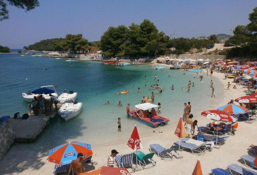 Deluxe Room, Vila Pasqyra