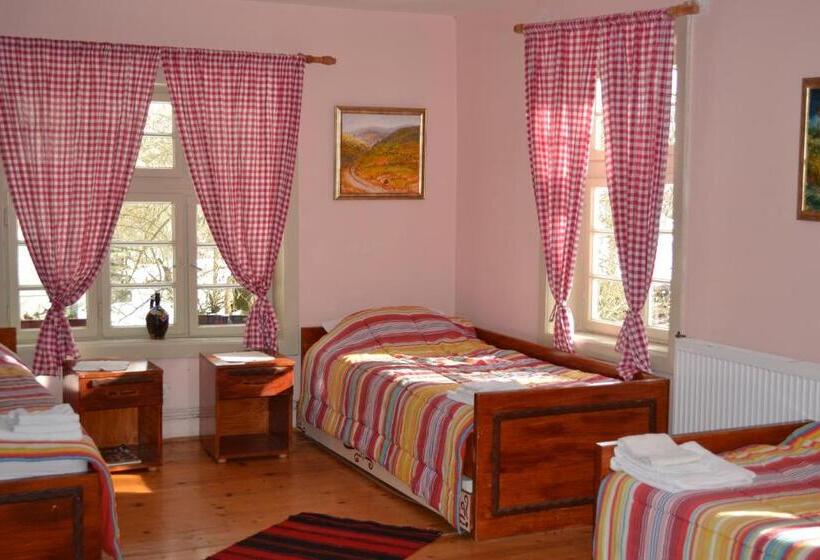 اتاق استاندارد سه نفره, Ethno Village Slatkovac