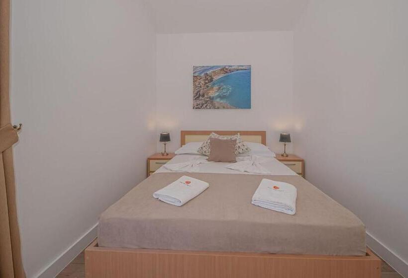 سوییت, Guest House S Lux