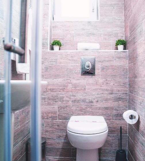 استودیوی استاندارد, Guest House S Lux