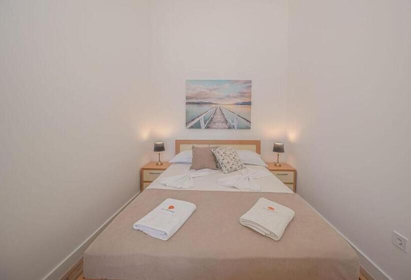 استودیوی استاندارد با چشمانداز دریا, Guest House S Lux