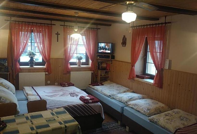 Семейное Студио, Privat Lena