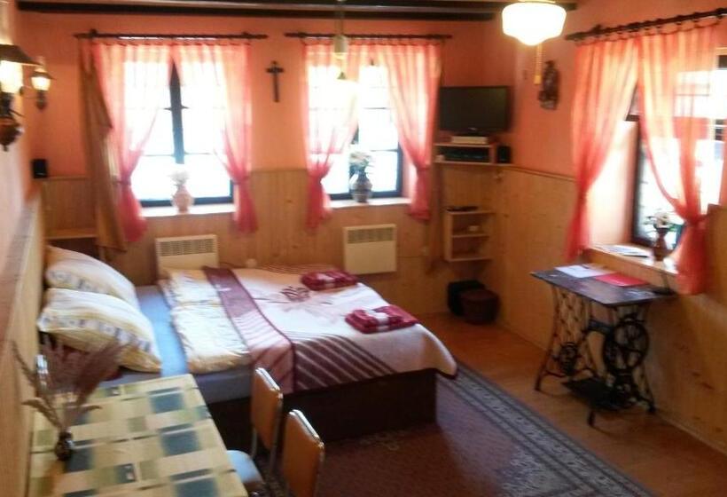 Семейное Студио, Privat Lena