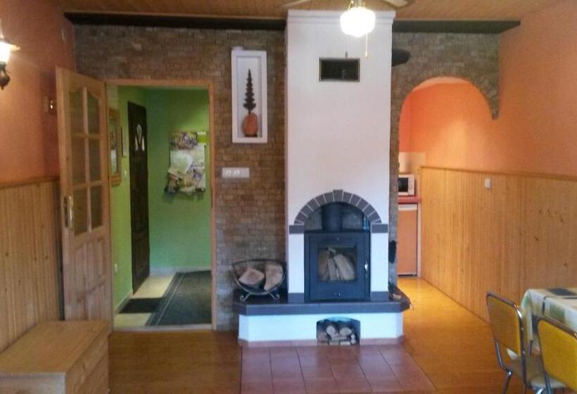 패밀리 스튜디오, Privat Lena