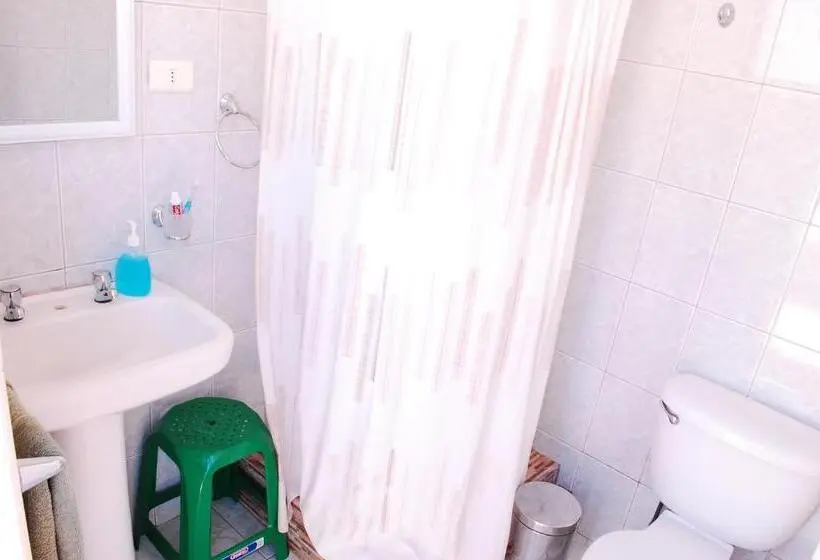 اتاق استاندارد با سرویس بهداشتی مشترک, La Casa Del Pueblo Hostal