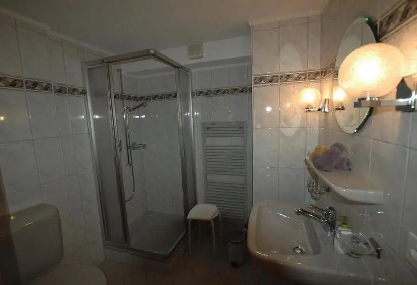 スタンダードルーム, Pension Im Dorf