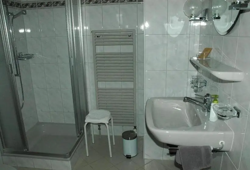スタンダードルーム, Pension Im Dorf