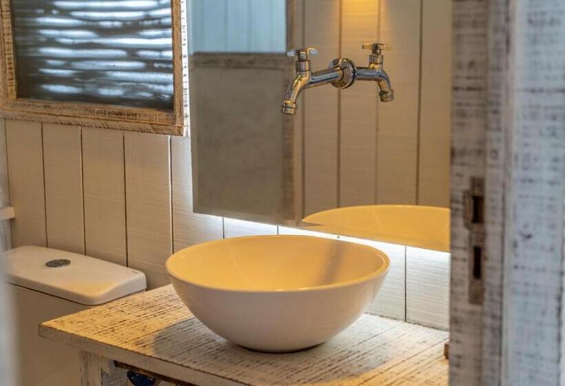 غرفة سوبيريور ثلاثية مطلّة علي البحر, Depraiabrasil