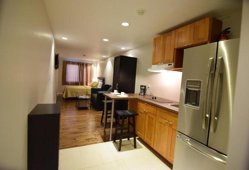 Студия Deluxe, The Lion Inn & Suites