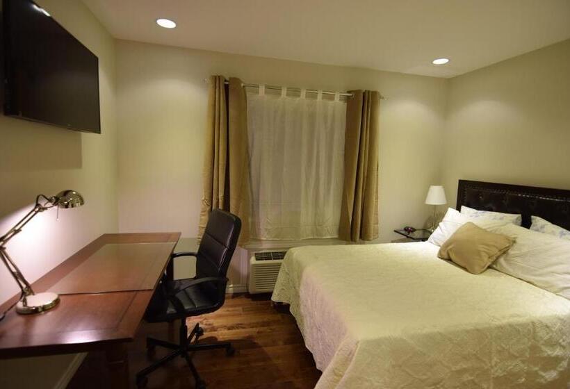 סטודיו דלוקס, The Lion Inn & Suites