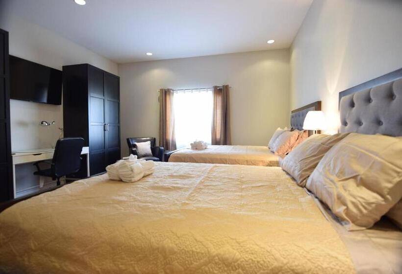 Номер Deluxe, The Lion Inn & Suites