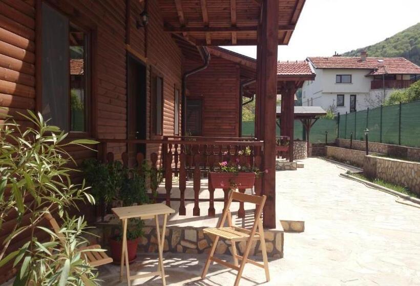 ویلای 2 خوابه, Andreevite Houses