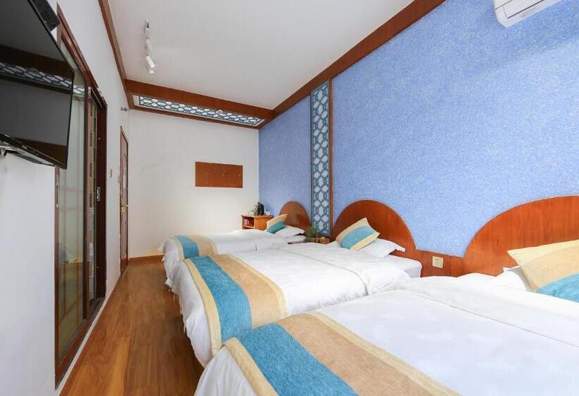 غرفة قياسية ثلاثية, Edinburgh Hostel