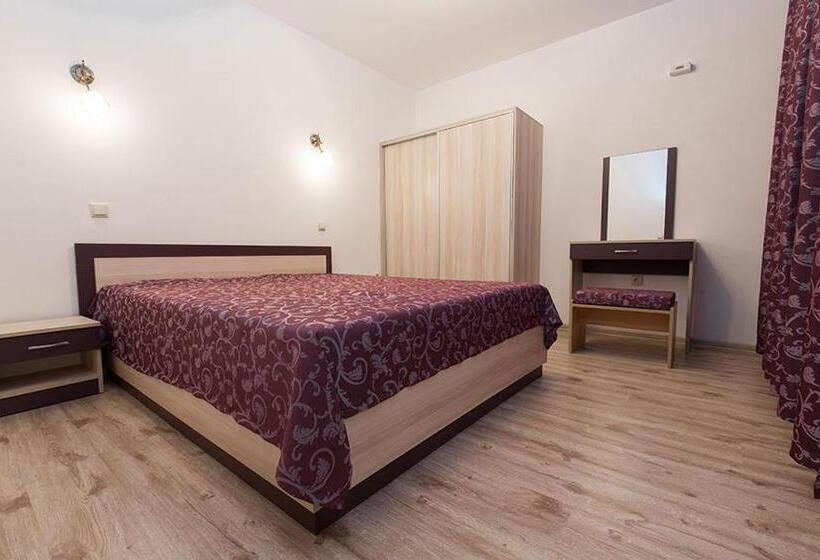 استودیوی لوکس, Family Hotel Relaxa