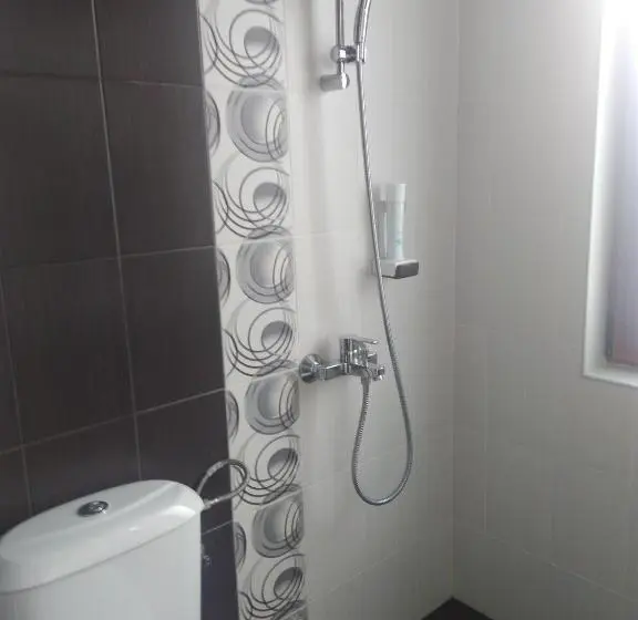 استودیوی لوکس, Family Hotel Relaxa