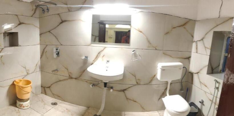 Perhehuone, Natraj Guest House
