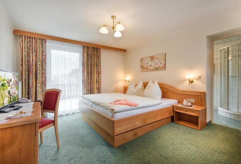 غرفة قياسية مزوَّدة بشُرفة, Pension Maria