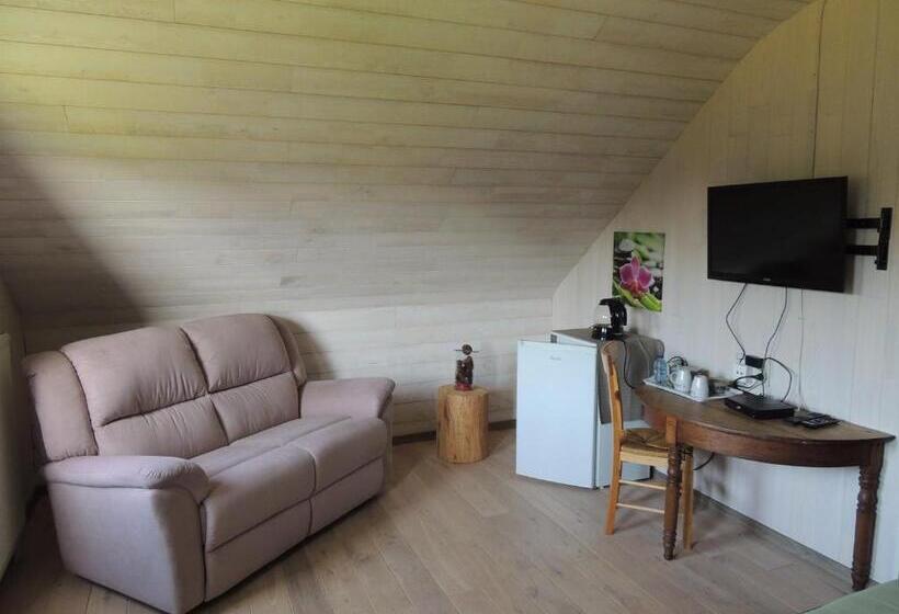 חדר סטנדרט לשלושה עם נוף לגינה, Auberge La Fourchette Paysanne