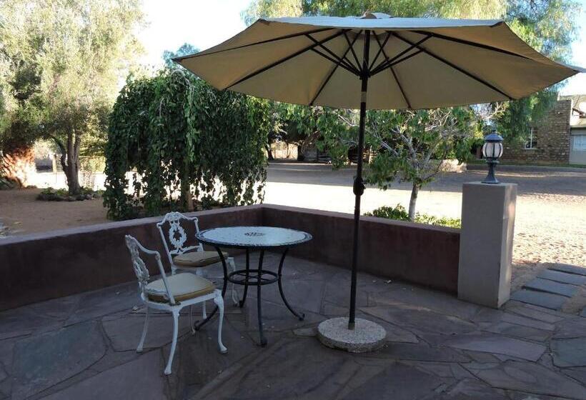 اتاق استاندارد چهار تخته, Savanna Guest Farm