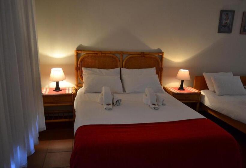 اتاق استاندارد چهار تخته, Savanna Guest Farm