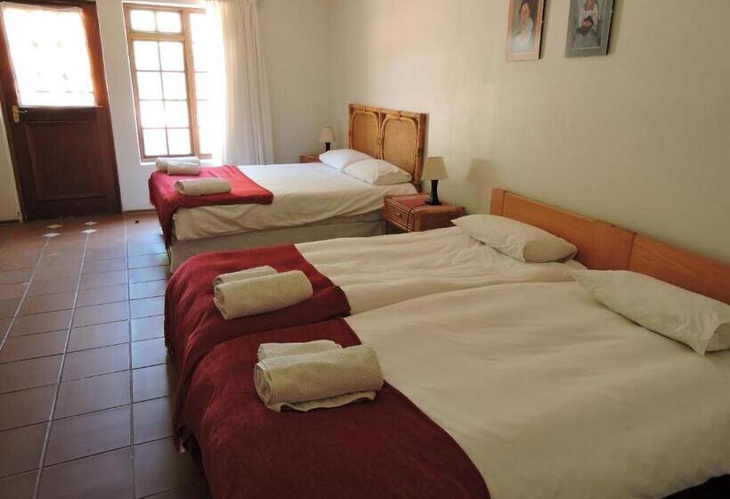 اتاق استاندارد چهار تخته, Savanna Guest Farm