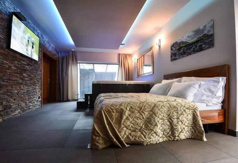 غرفة قياسية مزوَّدة بجاكوزي, Penzion Janová