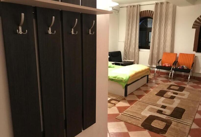 스탠다드 룸, Royal Castle