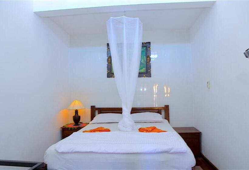 غرفة قياسية مزوَّدة بشُرفة, Tirta Yoga Inn