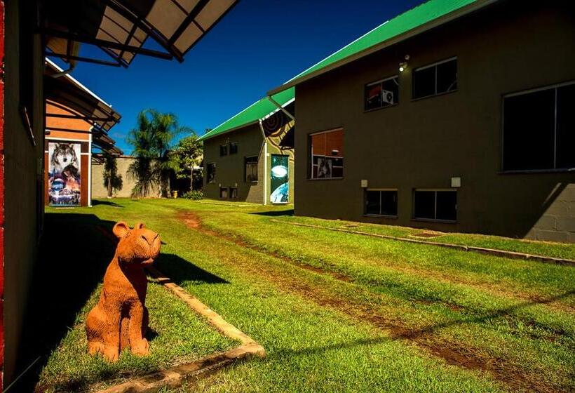 标准三人间, Pousada Nativos