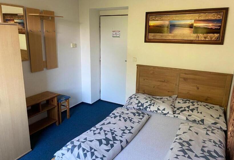 غرفة قياسية, Chata Svinec