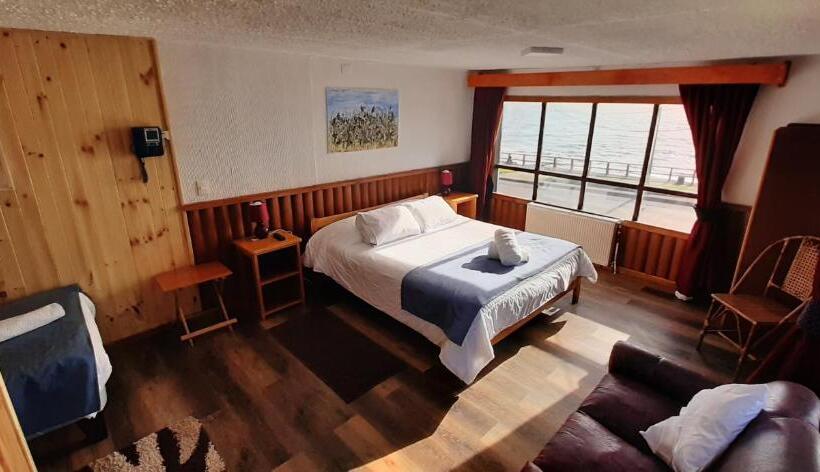 غرفة سوبيريور ثلاثية مطلّة علي البحر, Hostal Vista Al Mar Hct