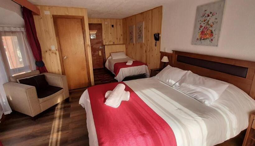 غرفة سوبيريور ثلاثية مطلّة علي البحر, Hostal Vista Al Mar Hct