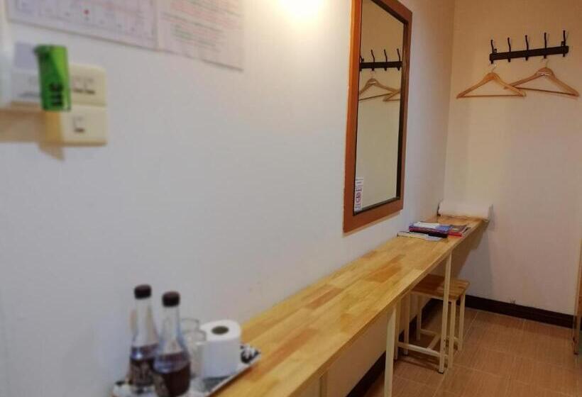 חדר סטנדרט לשלושה, Rinradee Place