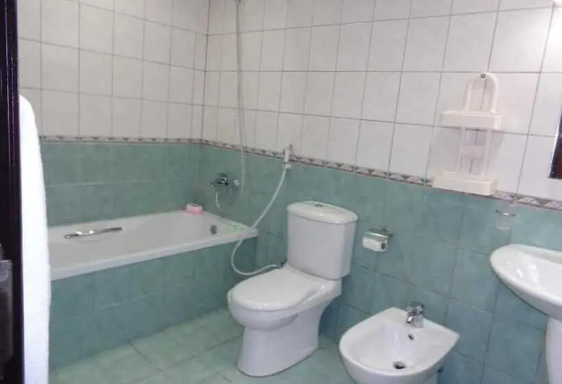اتاق لوکس, Royal Castle Guest House