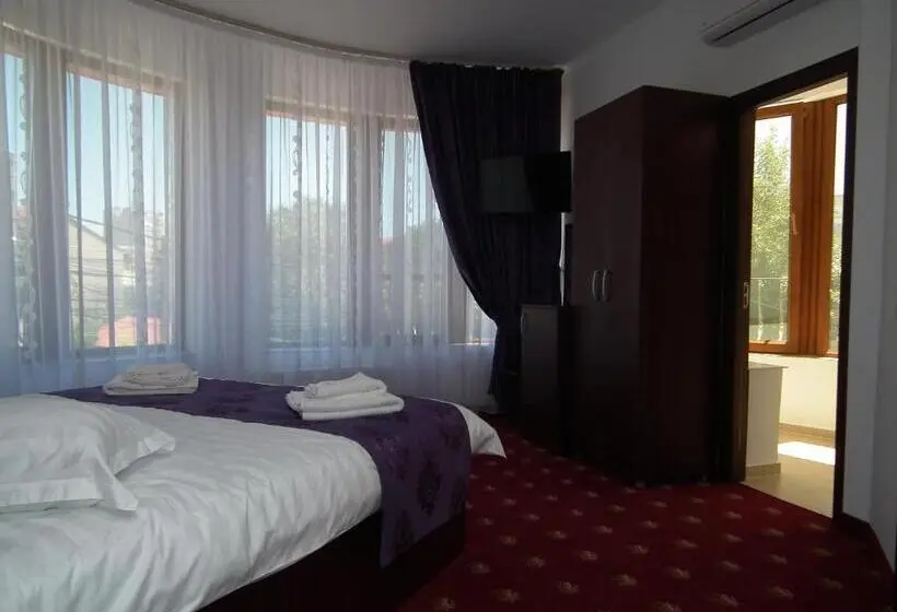 Camera Standard, Vila Queen Mary