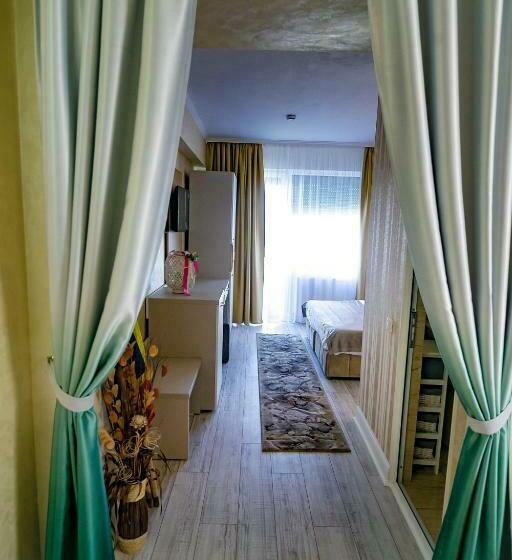 ジュニアスイート, Floare De Iris