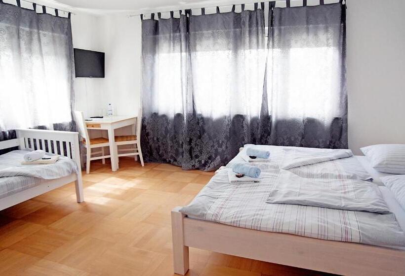Номер Стандарт Четырехместный Совместный Санузел, Hostel Villa Viva