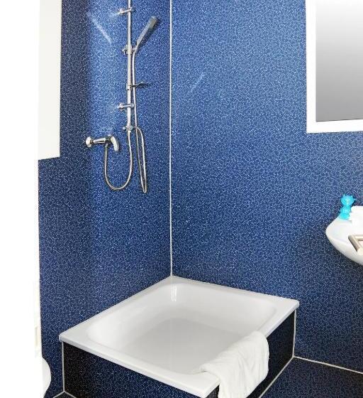 غرفة قياسية رباعية مزودة بشُرفة, Hostel Villa Viva