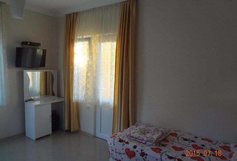 اتاق لوکس سه تخته, Twins