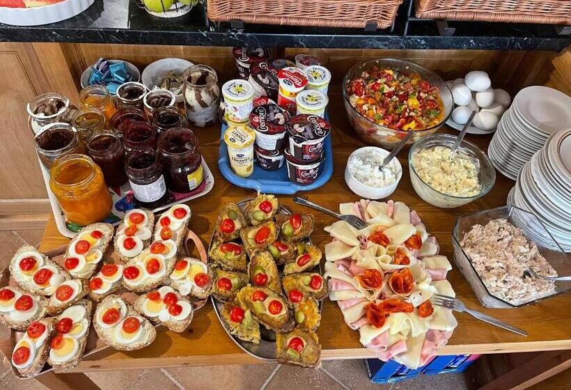 Quarto Quádruplo Economy, Alva Pension 2